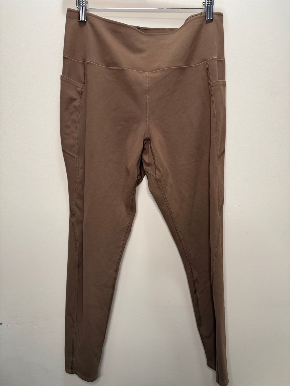 Uniqlo High-Waist Brown Active Leggings with Side Pockets Size XL 36L, 26inseam